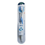 Brosse à dents protection complète moyenne Sensodyne, Gsk