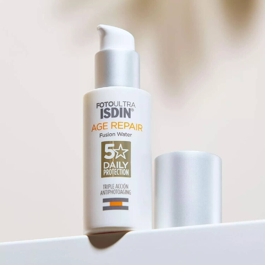 Isdin Fusion Water Age Repair zonbeschermingsvloeistof voor gezicht met SPF 50, 50 ml