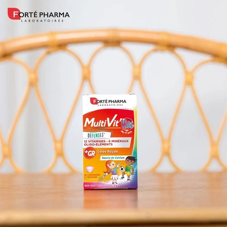 Forté Pharma MultiVit'4G Multiwitaminy dla dzieci Witaminy mineralne wzbogacone wapniem 30 tabletek do żucia: ceny i cechy