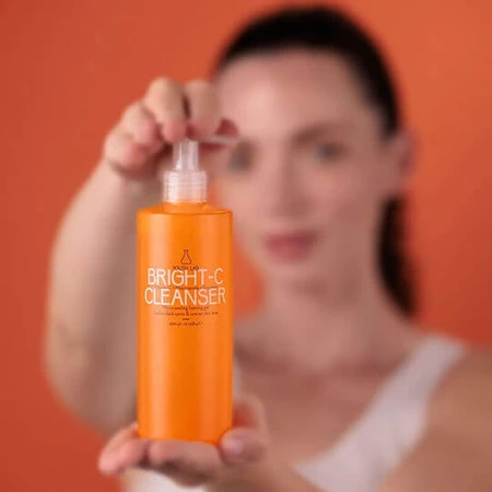 Jugendlabor. Bright-c Gesichtsschaum 300ml
