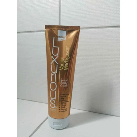 InterMed Luxuriöse Ingwer & Ylang Ylang feuchtigkeitsspendende Körpercreme mit Aloe Vera 280ml