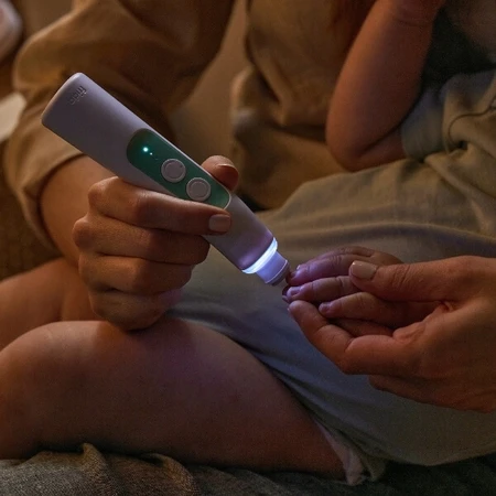 Frida Baby, lima de uñas eléctrica para niños en estuche