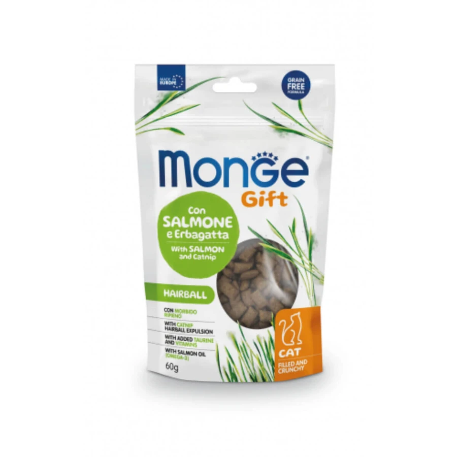 MONGE Gift Hairball Hairball Filled & Crunchy, Salmone e erba gatta, sacchetto funzionale di croccantini per gatti senza cereali, limitazione della palla di pelo, 60g