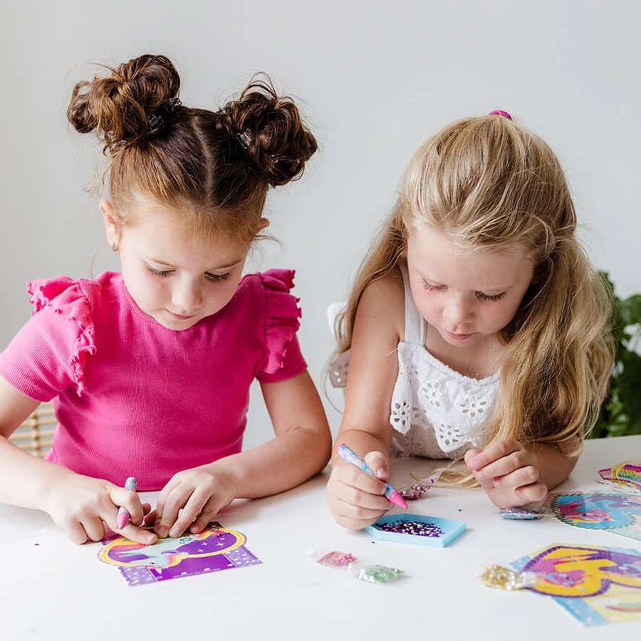 2 in 1 creative studio with unicorns, diamond painting and bracelets