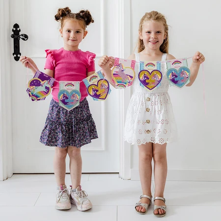 2 in 1 creative studio with unicorns, diamond painting and bracelets