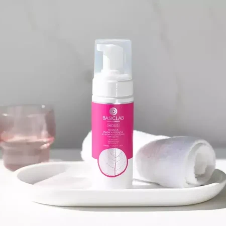 BasicLab Micellis, espuma limpiadora calmante para pieles vasculares y sensibles, 150 ml