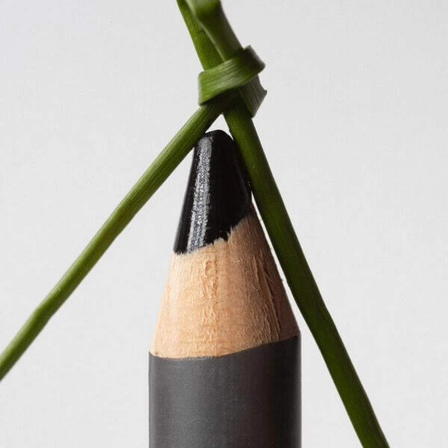 Madara The Eye Pencil, crayon pour les yeux, noir, 1 g