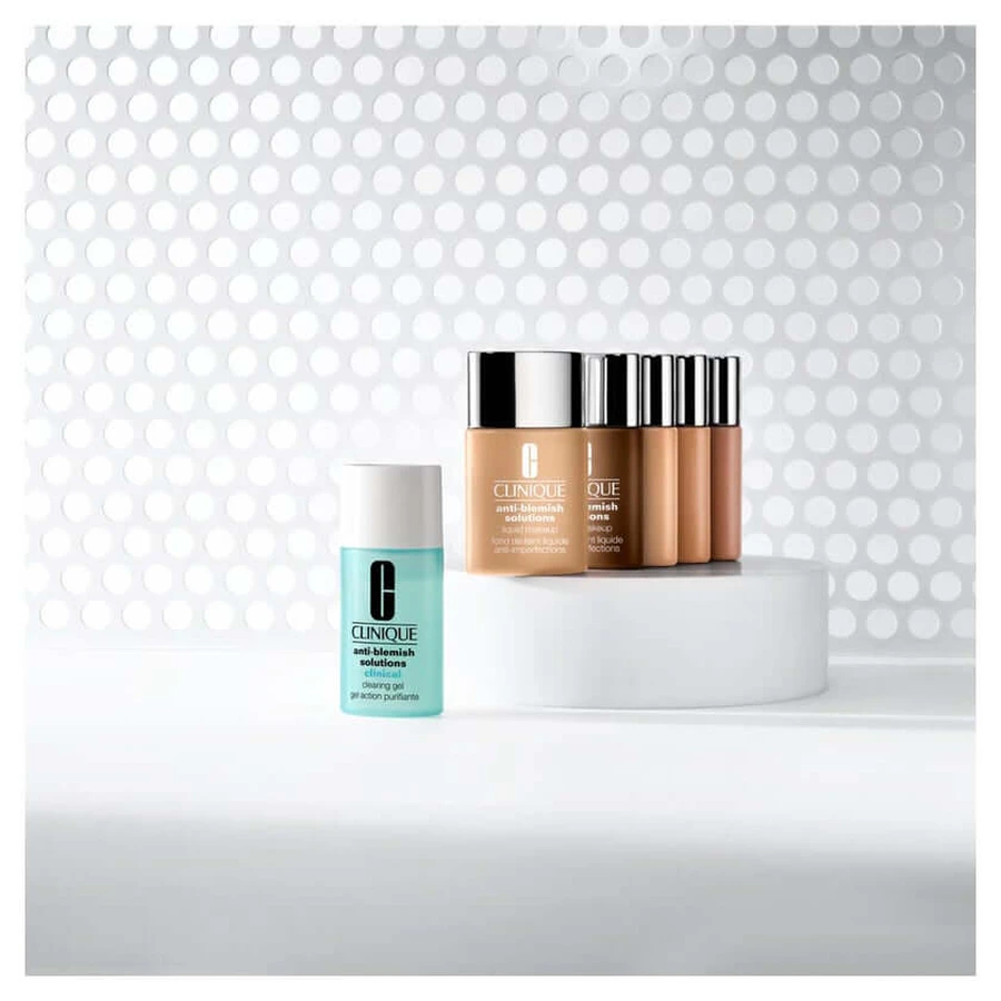 Clinique Base de Maquillaje Antimanchas CN28 marfil 30 ml