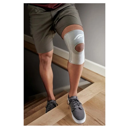 FUTURO Knie-Bandage mit seitlicher Unterstützung, Größe M 1 St
