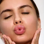 Clarins Lip Perfector – odżywczy błyszczyk nr 05 Candy Shimmer: ceny i cechy