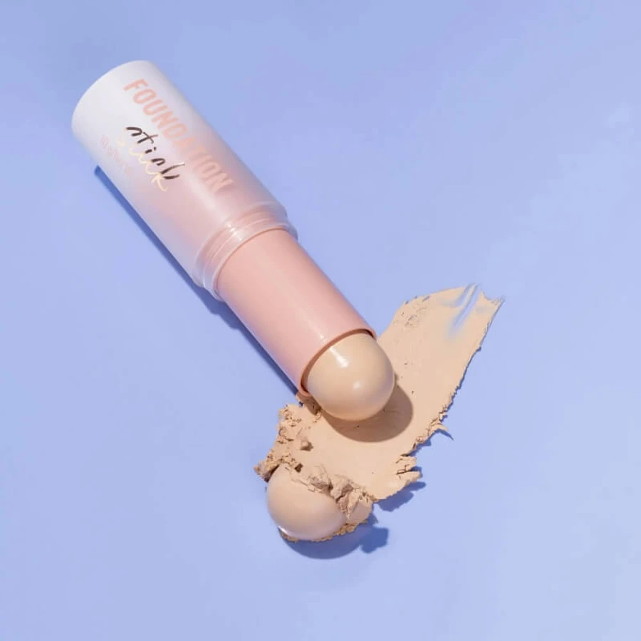 Essence multifunctionele foundationstick - nr. 50