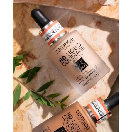 Catrice HD Liquid Coverage – mattierende Flüssiggrundierung – Nr. 010 Light Beige