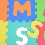 Moni Trade Alphabet - Rompecabezas de suelo de 26 letras