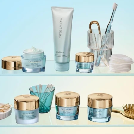 Estée Lauder Daywear Glow Boost Jelly Cleanser – oczyszczający i rozjaśniający piankowy płyn do mycia twarzy, 125 ml: ceny i cechy