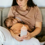 Suavinex Zero Zero Medium 3m+ - Anti-Colic Bottle with Medium Flow, 270 ml