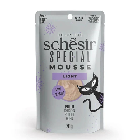 SCHESIR Special Light, Pollo, cibo umido per gatti senza cereali in bustina, per gatti obesi, (mousse), 70 g